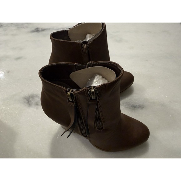 Journee CollectionWomen's Vally Double Zipper Stacked Heel Ankle Booties Size5.5 - Picture 2 of 6